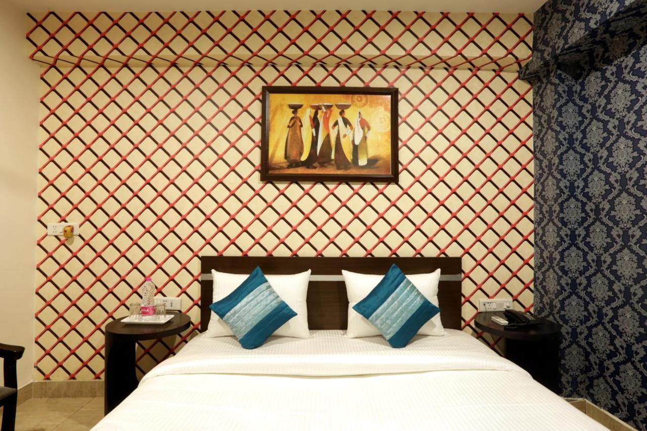 Square Plaza At Airport 3* New Delhi