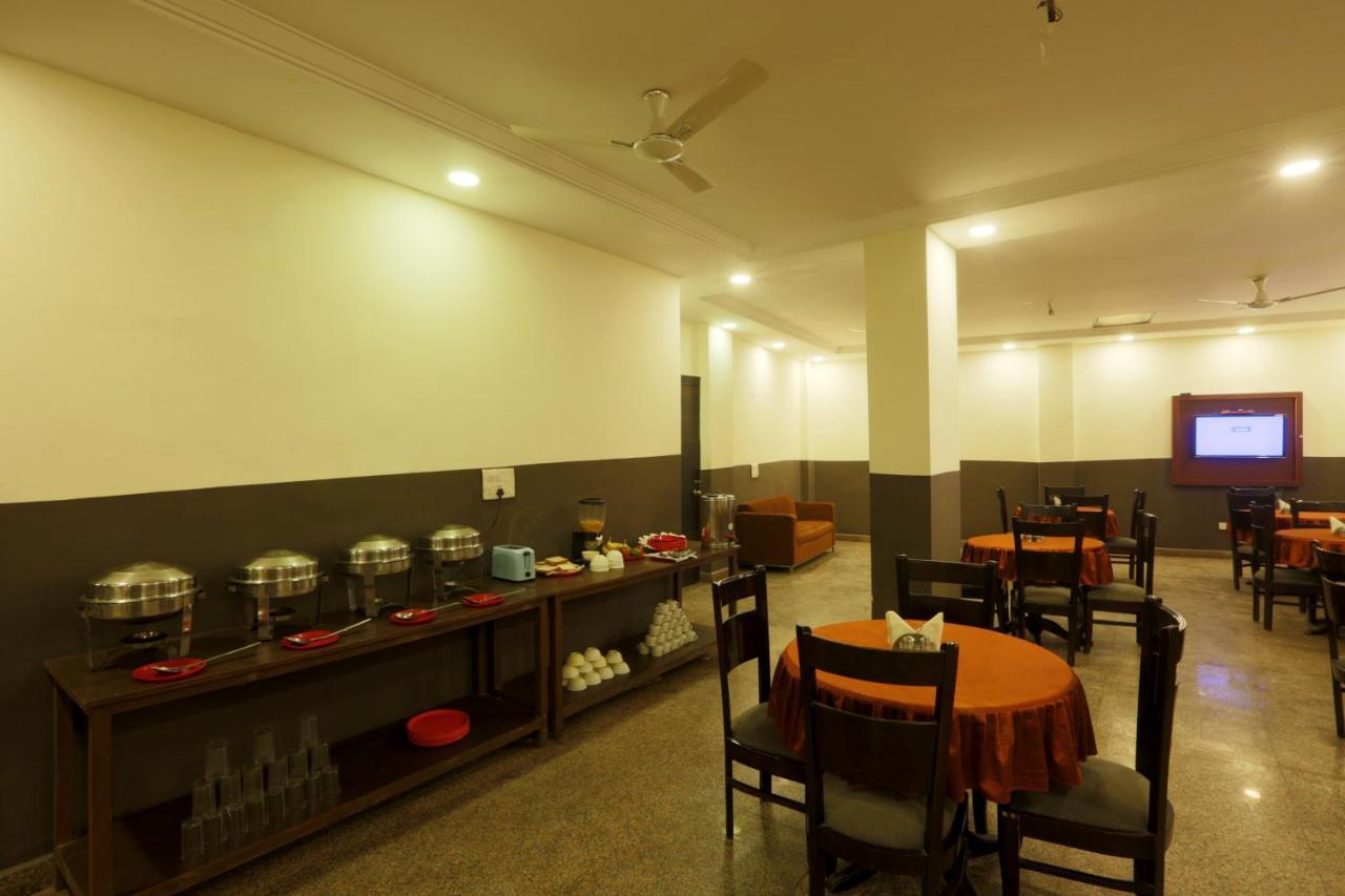 Square Plaza At Airport 3* New Delhi