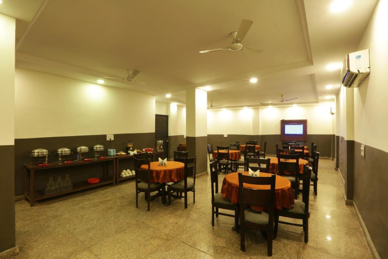 Square Plaza At Airport New Delhi